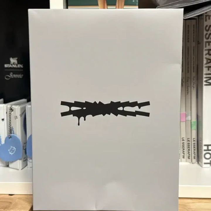 [BUNJANG] LE SSERAFIM HOT Photocard Binder / 르세라핌 HOT 포토카드 바인더