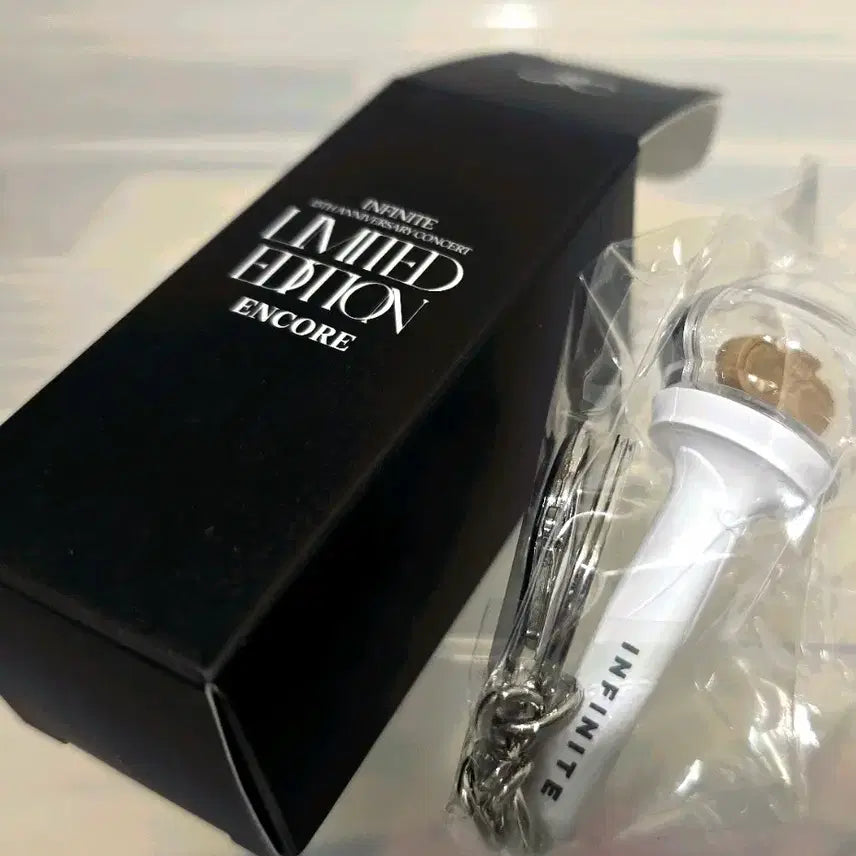 [BUNJANG] INFINITE 15th Anniversary Mini Lightstick Keyring / (미개봉)인피니트 15주년 미니 응원봉 키링(여봉 키링)