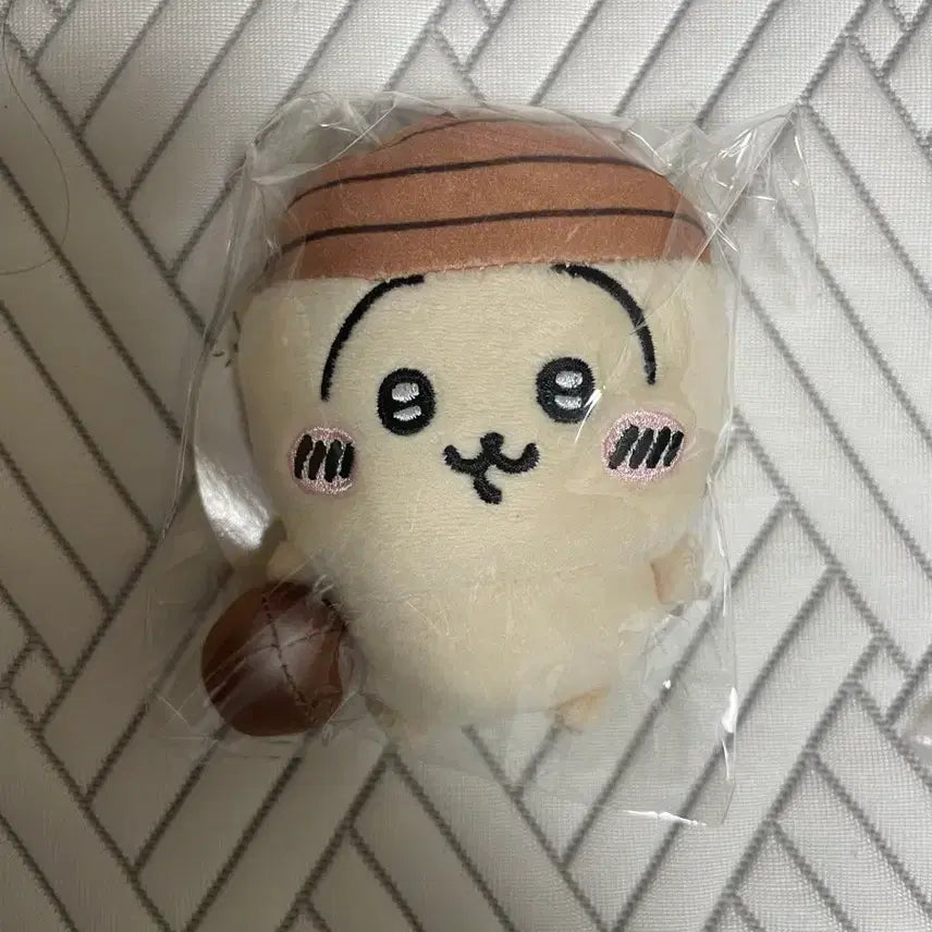 [BUNJANG] Chiikawa Usagi Acorn Mascot / 치이카와 우사기 도토리 마스코트