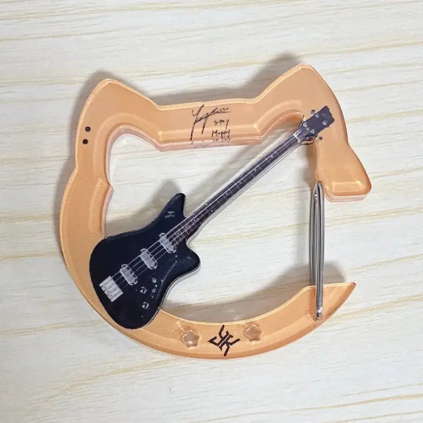 [BUNJANG] DAY6 Danimals K Ver. Young K Carabiner Fanmade / 데이식스 데니멀즈 케 영케이 카라비너 비공굿