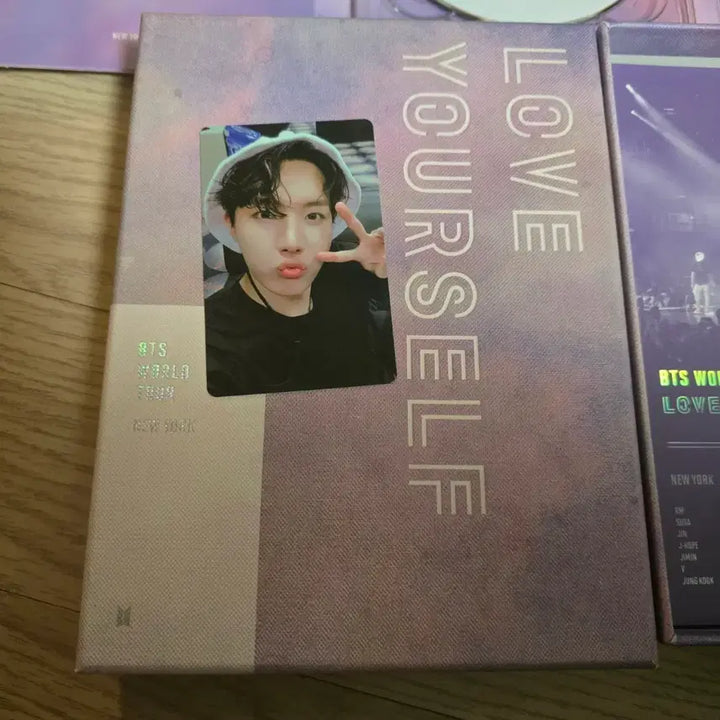 [BUNJANG] BTS J-Hope LOVE YOURSELF New York DVD Full Set Photocard / 방탄 럽셀 뉴욕 dvd 호석 제이홉 포카포함 풀셋양도.  bts J-hope