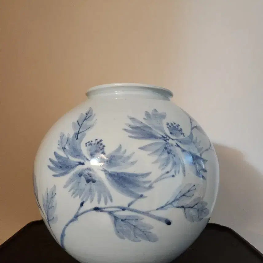[BUNJANG] Seongho Yo White Porcelain Blue and White Flower Decoration Moon Jar (Artist&
