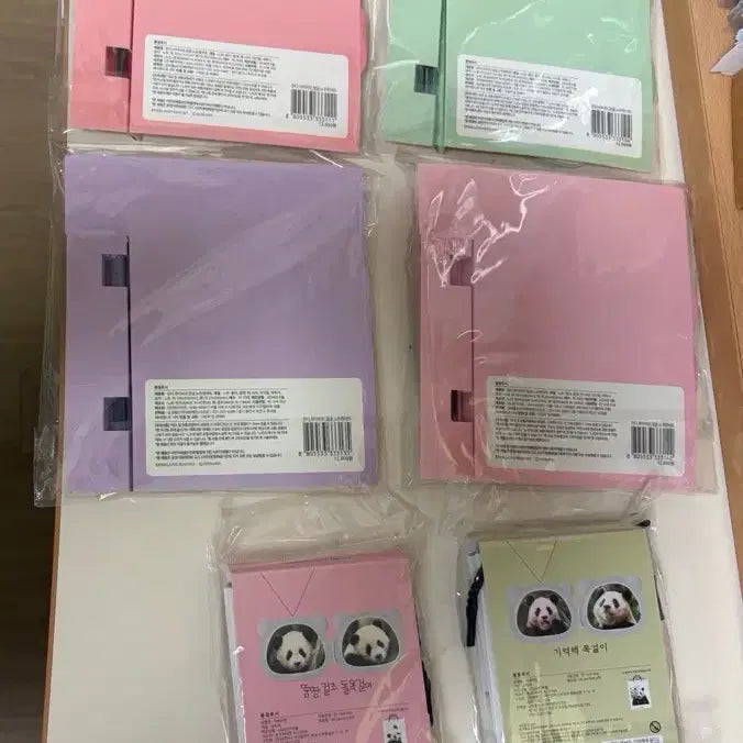 [BUNJANG] Bao Family Merchandise Bundle Set / 바오패밀리굿즈세트 바오(쌍둥이,푸바오 목걸이2종,노트4종 푸바오제외,스티커)등 일괄로 판매 해요~