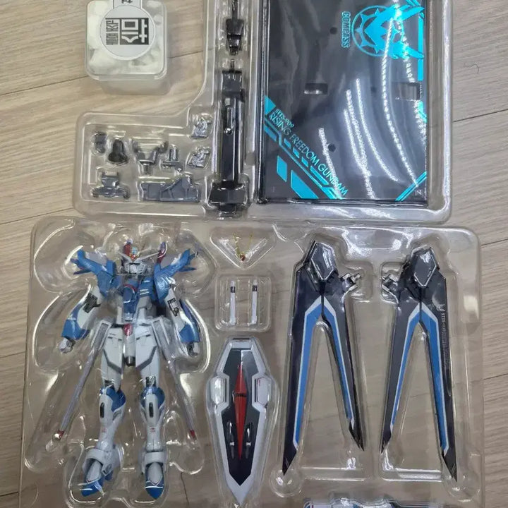 [BUNJANG] Metal Robot Spirits Rising Freedom Gundam (Custom Head) + Immortal Justice Gundam / 메탈로봇혼 라이징 프리덤 건담(커스텀헤드)+임모탈저스티스