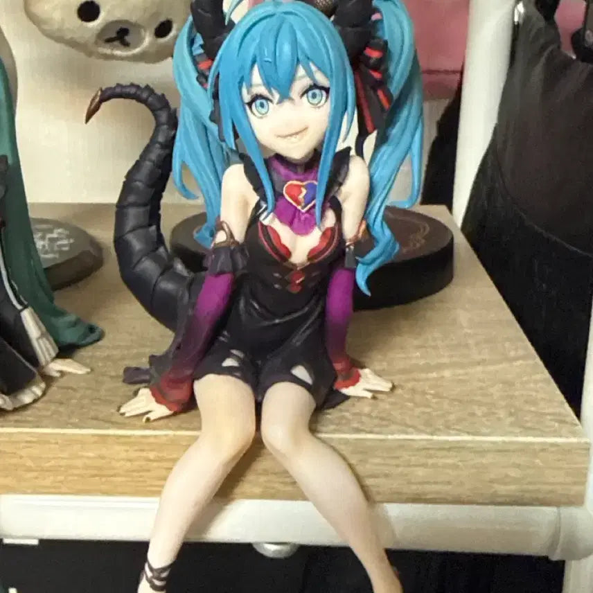 [BUNJANG] FURYU Hatsune Miku Villain Red Noodle Stopper Figure / 후류 하츠네 미쿠 빌런 레드 미쿠피규어 누들스토퍼