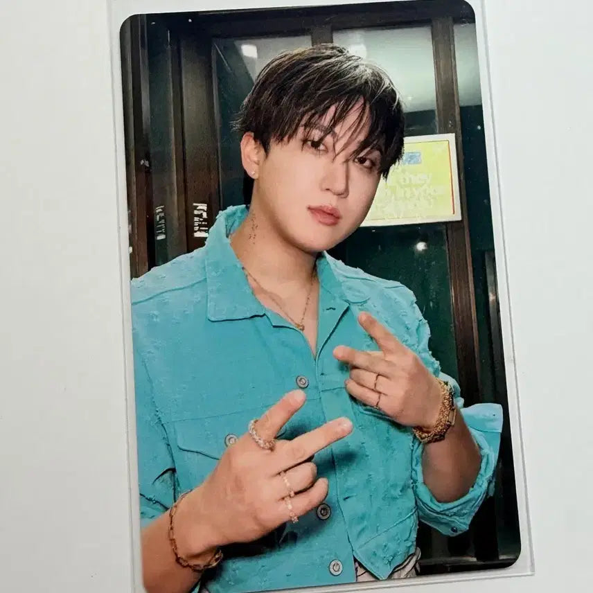 [BUNJANG] Stray Kids Changbin This &amp; That Pop-Up 1st Edition T-Shirt Photocard / 스트레이 키즈 창빈 디스앤댓 팝업1차 티셔츠 포카