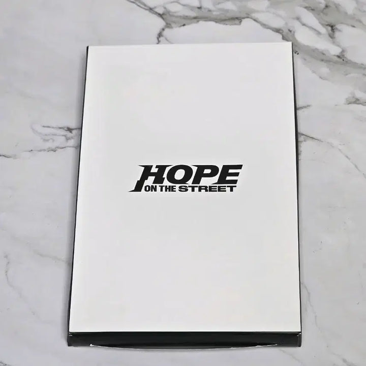 [BUNJANG] J-Hope HOPE ON THE STREET Popup Pouch (Sealed) / 제이홉 홉온스 팝업 파우치 미개봉 원가이하 양도/ j-hope HOPE ON THE STREET