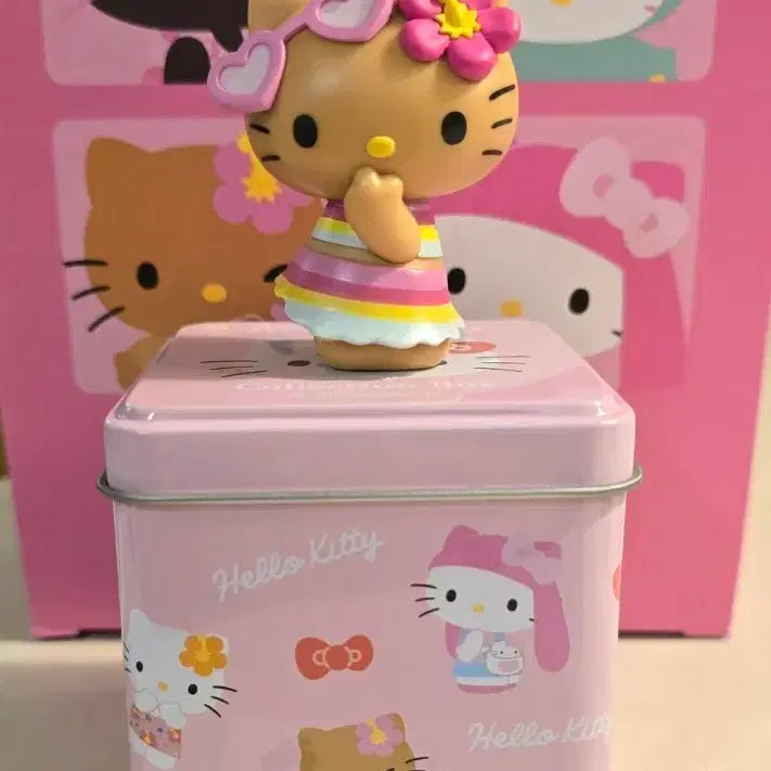 [BUNJANG] Hello Kitty Tin Case Figure (Tanning Kitty) / 키티 틴 케이스 피규어 1
