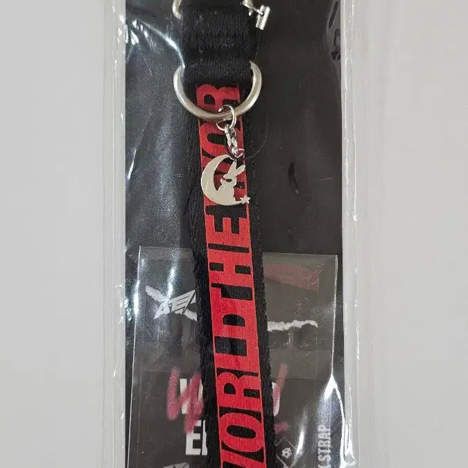 [BUNJANG] ATEEZ Choi San THE WORLD EP. FIN : WILL Light Stick Strap (Unused Photocard Included) / 에이티즈 최산 THE WORLD WILL 미친폼 팝업 MD인 키링 응원봉 스트랩(미사용 포카포함)