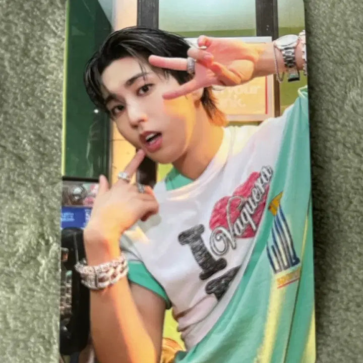 [BUNJANG] Stray Kids This &amp; That Popup T-Shirt Photocard Han / 스트레이키즈 디스앤댓 팝업 티셔츠 포카 한, 지성이