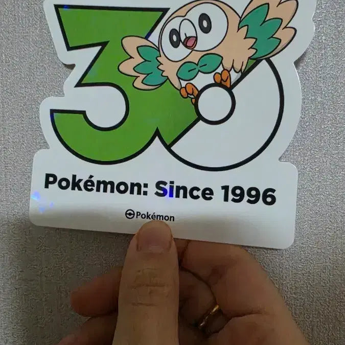 [BUNJANG] Pokemon 30th Anniversary Logo Sticker - Fomantis / 포켓몬 30주년 로고 스티커 나몰빼미 판매합니다