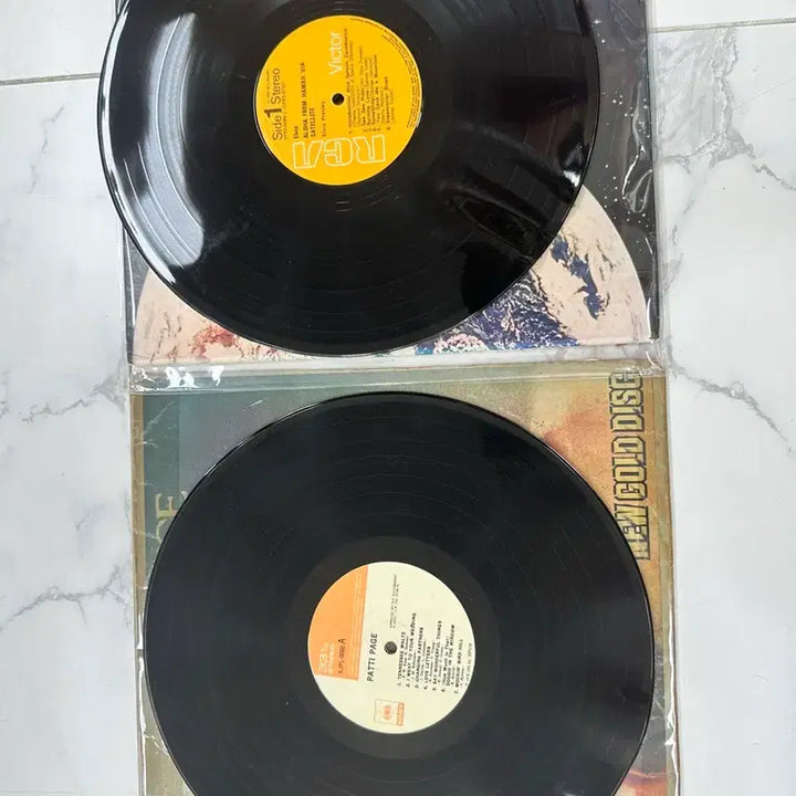 [BUNJANG] Elvis Presley &amp; Patti Page Vintage LP Bundle Set (Display Only) / 휘어진 인테리어 전시용 엘비스 프레슬리 패티 페이지 빈티지 LP 2장 일괄 팝니다