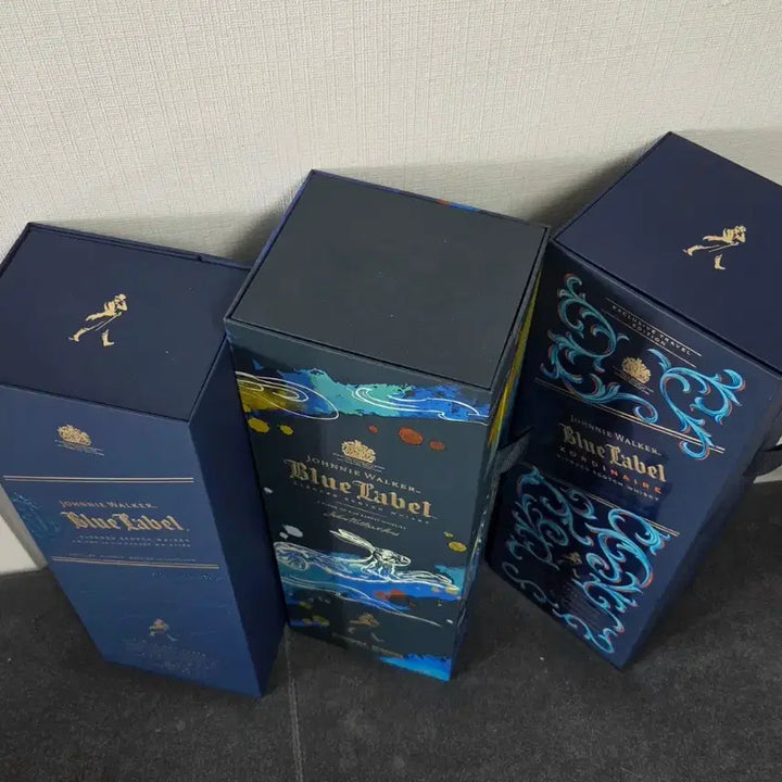 [BUNJANG] Johnnie Walker Blue Label 3 Types Empty Bottles with Cases / 조니워커 블루라벨 3종 위스키 공병