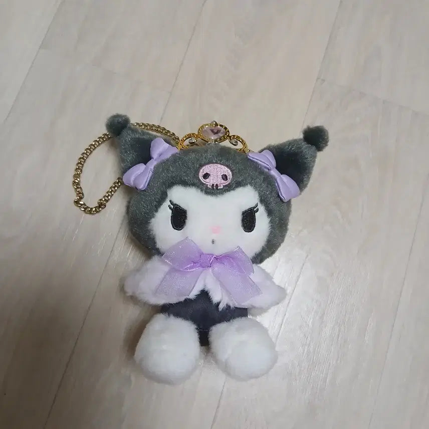 [BUNJANG] Sanrio Kuromi Tiara Mascot Charm / 산리오 설레는 티아라 마스코트 보라 왕관 쿠로미 인형 키링