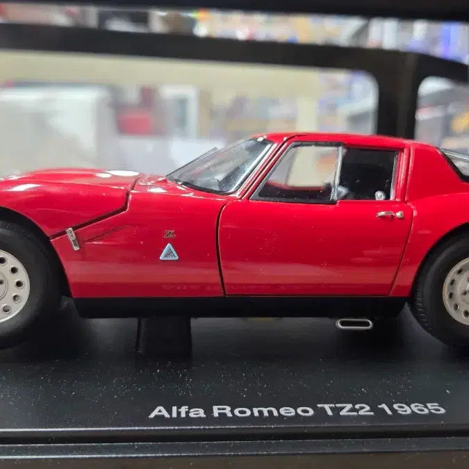 [BUNJANG] Autoart 1:18 Alfa Romeo Giulia TZ2 / 1:18(판매완료)오토아트 알파로메오 줄리아TZ2