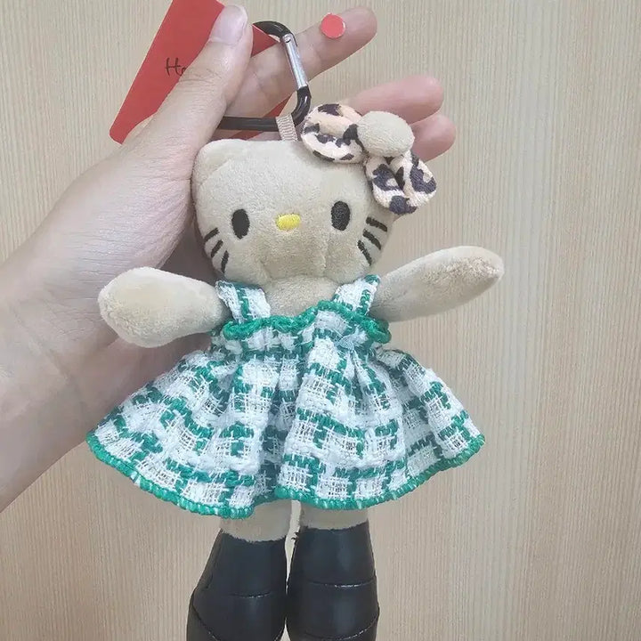 [BUNJANG] Hello Kitty Tweed Check Dress Long Keychain / 헬로키티 키링 트위드 체크 원피스 롱키티