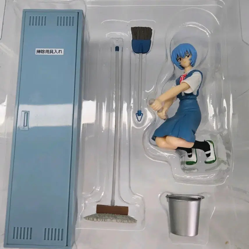 [BUNJANG] Evangelion Ayanami Rei Cleaning Time Figure / 에반게리온 아야나미 레이 청소시간 피규어