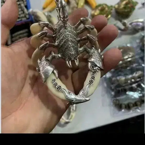 [BUNJANG] Tibetan Silver Scorpion Figurine / 티베트 은 늑대이빨 전갈  조각상