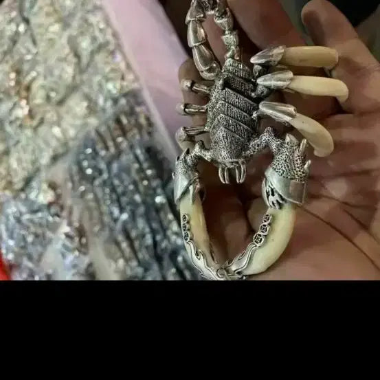 [BUNJANG] Tibetan Silver Scorpion Figurine / 티베트 은 늑대이빨 전갈  조각상