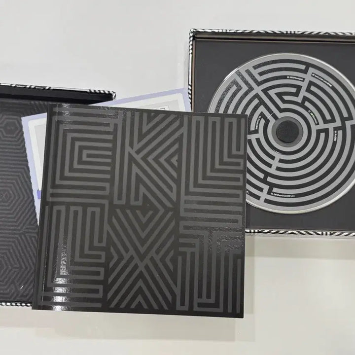 [BUNJANG] EXO Overdose Album Photocard Included / 엑소 중독 앨범 (포카ㅇ)