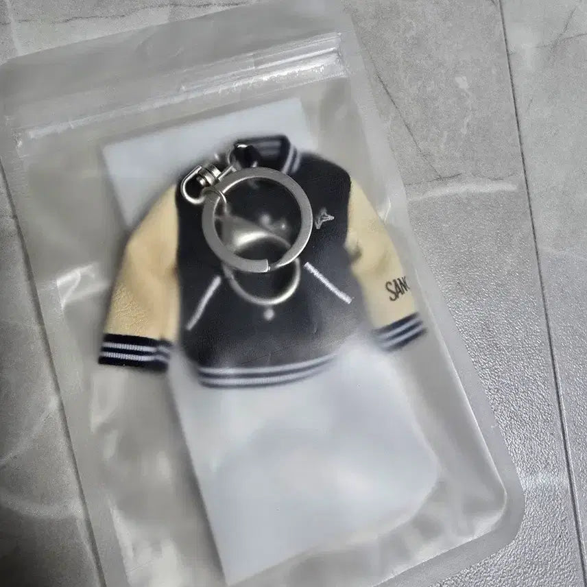 [BUNJANG] TXT Baseball Jumper Design Keyring / 투바투 굿즈 키링