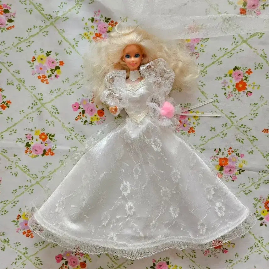 [BUNJANG] Vintage Wedding Barbie Doll / 빈티지 웨딩 바비인형