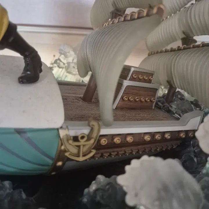 [BUNJANG] One Piece Whitebeard Resins Top / 원피스 레진 top 흰수염