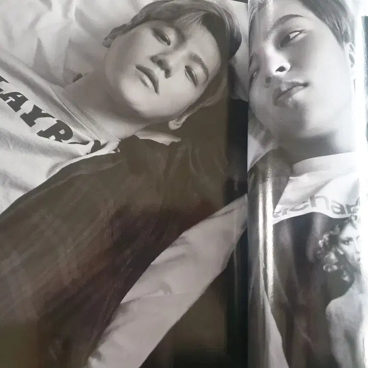 [BUNJANG] EXO Baekhyun Xiumin Singles Magazine 2015 / 엑소 백현 시우민 싱글즈 잡지