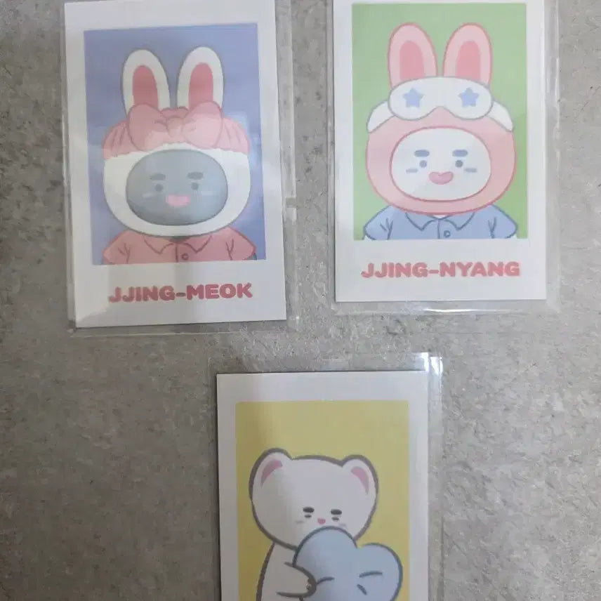 [BUNJANG] Onew Bundle Set - "Jjing Nya" Pop-up Postcard, 3 Photocards, Badge, 3 Stickers, Necklace / [일괄만]온유 찡냥이 팝업 엽서, 포카3장 ,뱃지, 스티커 3장,네켓