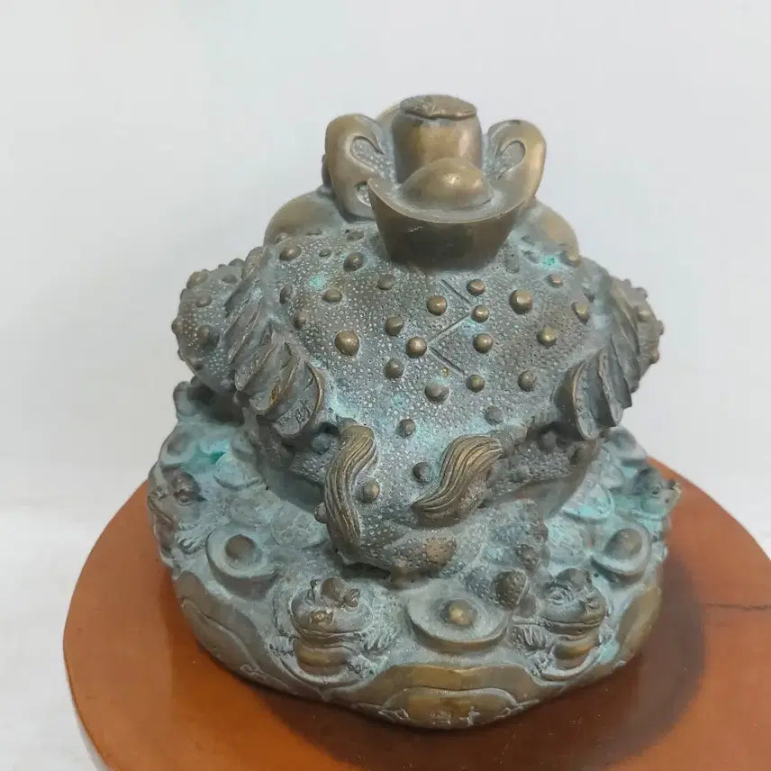 [BUNJANG] Manmuldang Brass Lucky Toad Figurine / 황동 복 두꺼비-  만물당. 소품용