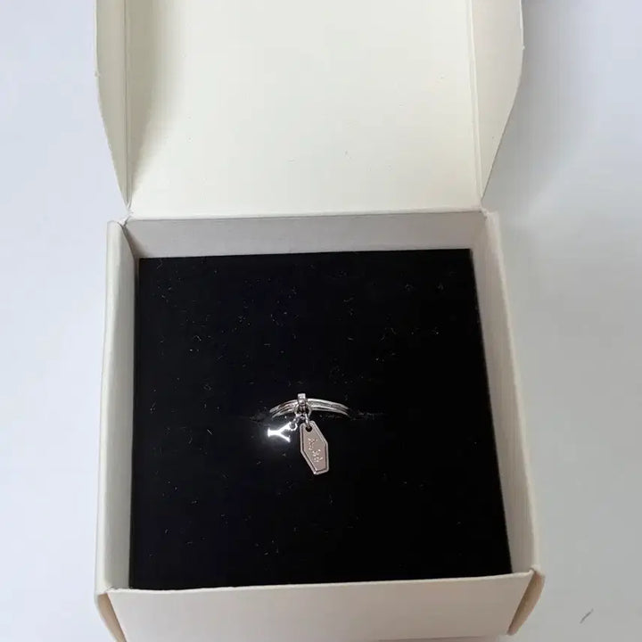 [BUNJANG] Super Junior Yesung Birthday Initial Ring / 슈퍼주니어 예성 생일 이니셜 링 반지 판매