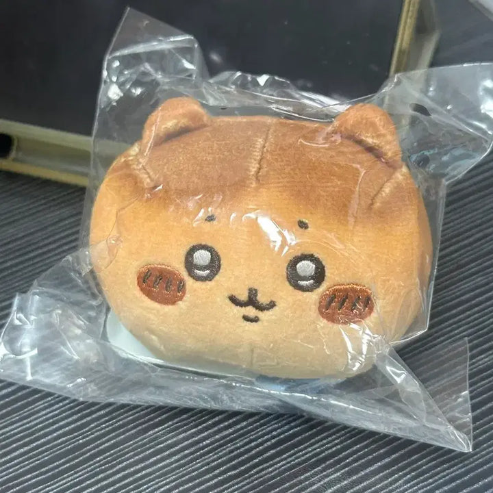 [BUNJANG] Chiikawa Bakery Bread Mascot Hachiware / 치이카와 베이커리 빵 인형 하치와레