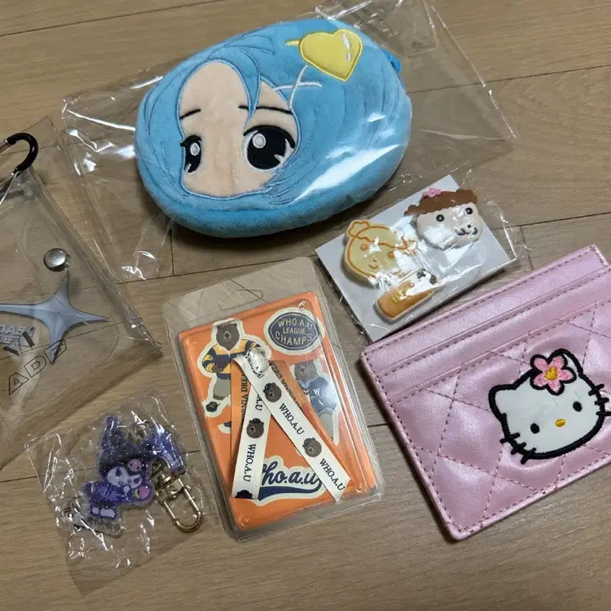[BUNJANG] Hello Kitty 50th Anniversary Quilting Card Holder/Pouch/Keychain/Badge Set / 헬로키티 50주년 퀼팅 카드지갑/인형 파우치/키링/뱃지 세트