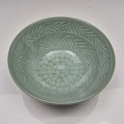 [BUNJANG] Haegang Yu Geun-hyeong Celadon Inlaid Tea Bowl / 상운/쇼운작품 호 - 상감 청자다완/