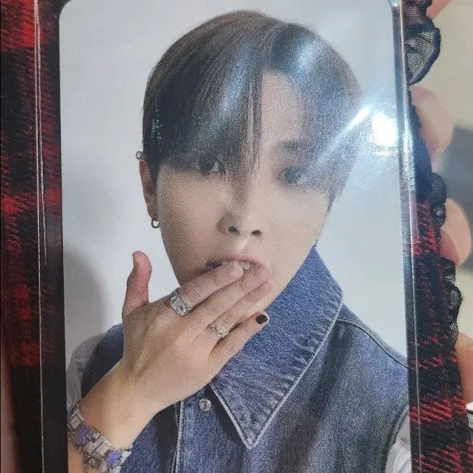 [BUNJANG] ATEEZ Cinema POB Hongjoong Photocard / 에이티즈 시네마 특전 포카 홍중 양도