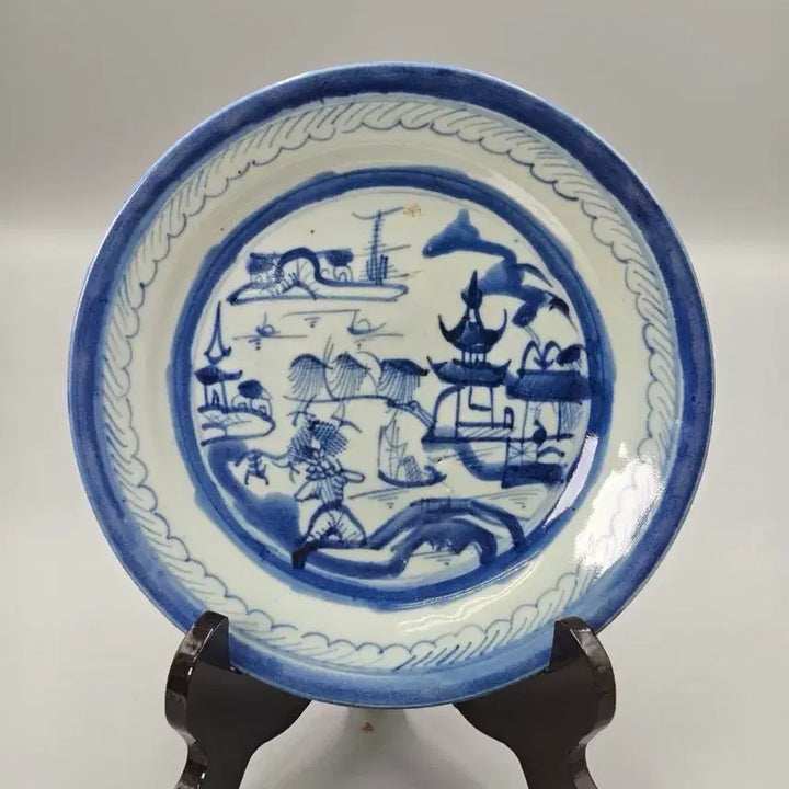[BUNJANG] Qing Dynasty Qianlong Blue &amp; White Porcelain Plate with Landscape and Figures / 청대 건륭 민요 청화 산수인물누각문 접시 중국도자기 골동품 고미술품 수집품