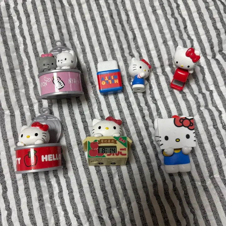 [BUNJANG] Sanrio Hello Kitty Gacha Figures Bundle Set / 산리오 키티 가챠 일괄 양도합니다.
