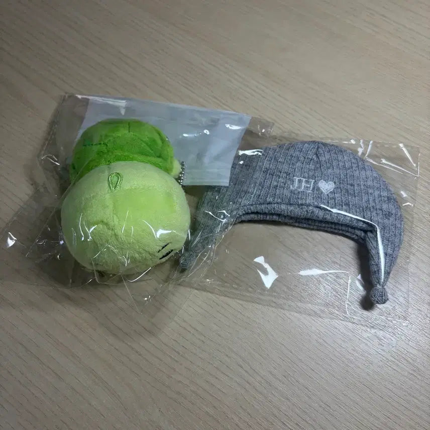 [BUNJANG] KORTIZ Joohoon Dubugyi Doll Version A + Hat / 코르티스 주훈 듀북이 인형 A버전+모자 양도