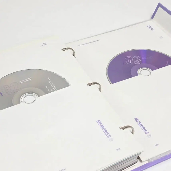 [BUNJANG] BTS Memories 2018 V Jungkook Photocard Bundle Set / 포카 2장) 뷔 정국 메모리즈 2018 방탄 momories bts v jungkook dvd 디비디