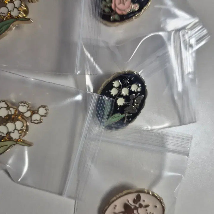 [BUNJANG] Lily of the Valley Fairy Badge Set / 은방울꽃 요정 뱃지 세트