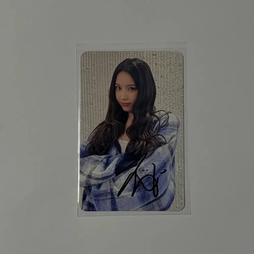 [BUNJANG] NMIXX Jiwoo Signed Photocard POB / 엔믹스 지우 싸인 포토카드