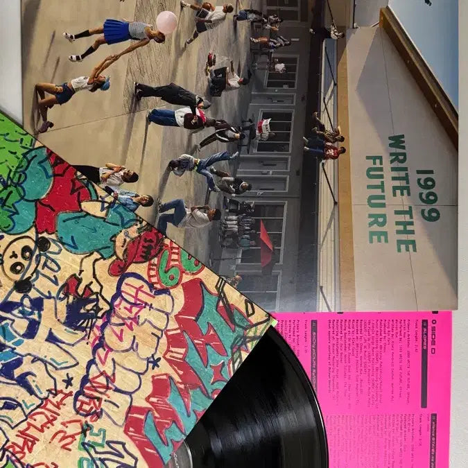 [BUNJANG] 88rising 1999 WRITE THE FUTURE Official Art Collective Project Album (Unused) / [미사용] hellaㅣ1999 WRITE THE FUTURE
