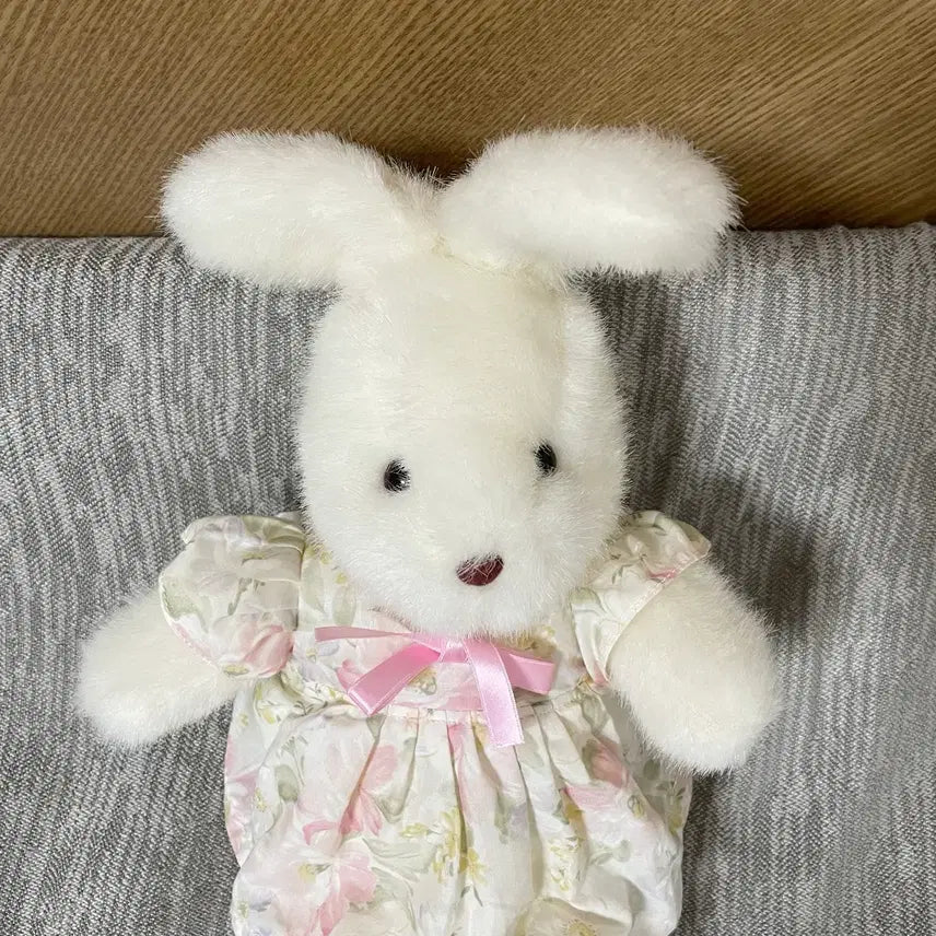 [BUNJANG] Vintage Creamy Rabbit Plush Doll / 빈티지 뽀얀 토끼 인형 레트로 고전 인형