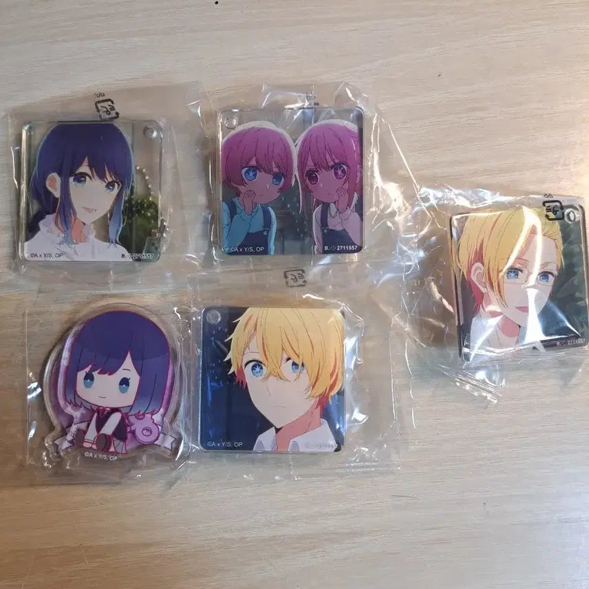 [BUNJANG] Oshi no Ko Acrylic Keychain and Mini Acrylic Stand Set / 최애의 아이 굿즈 아크릴 키링하고 미니 아크릴 스탠드 팔아요!