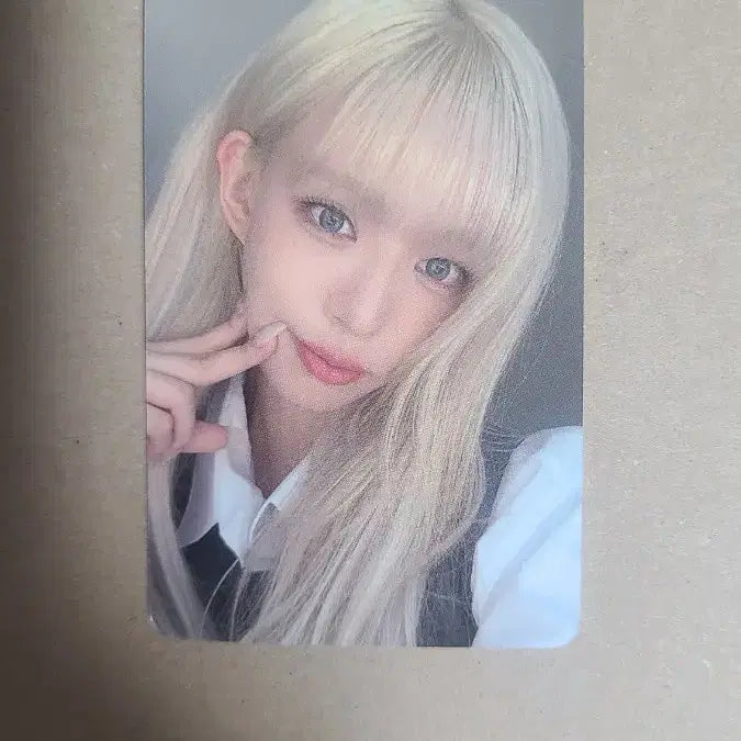 [BUNJANG] fromis_9 Chaeyoung Apple Music POB Photocard / 프로미스나인 채영 애플뮤직 포카 팝니다