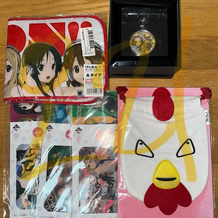 [BUNJANG] K-ON! Keyboard Cover, Clear Poster, Pouch, Pocket Watch - Mio, Yui, Ritsu, Azusa / >급전<케이온 굿즈 키보드 덮개 클리어포스터 파우치 회중시계 양도합니다 미오 유이 리츠 아즈사 무기