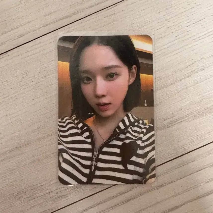 [BUNJANG] Aespa Winter Autographed Photocard (Spicy Soundwave Lucky Draw) / 에스파 윈터 친필싸인포카 (스파이시 사운드웨이브 럭드)