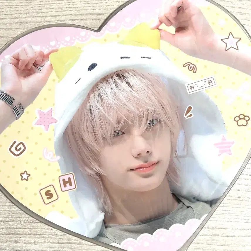 [BUNJANG] BOYNEXTDOOR Sung-ho Uchiwa Fan / 보넥도 성호 우치와 판매