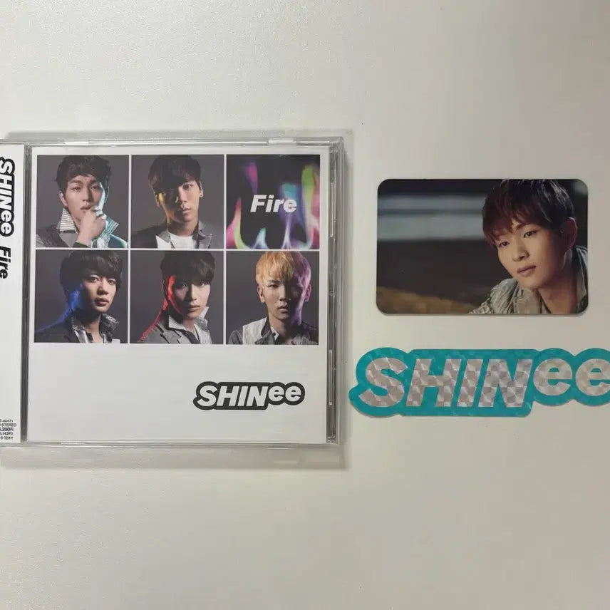[BUNJANG] SHINee Onew Fire Japan Album Photocard and Sticker Set / 샤이니 일본앨범 Fire (온유포카+스티커)