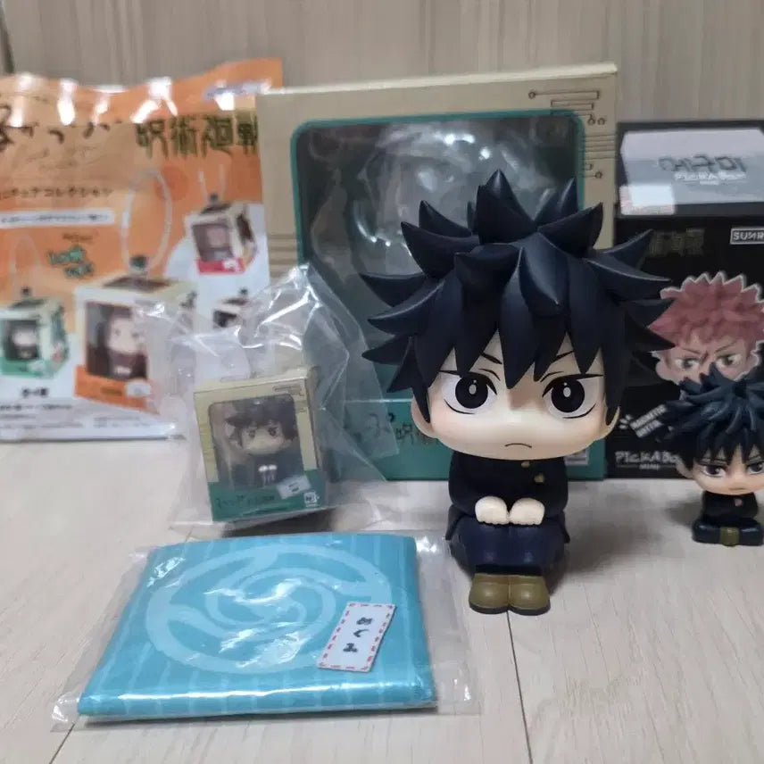 [BUNJANG] Jujutsu Kaisen Megumi Bundle Set (POB Included) Look Up Figure, Mini Look Up Keyring, Sunrise Pop Figure / [일괄]주술회전 메구미 1탄 구버전 룩업 (특전o), 미니룩업키링, 선라이즈팝 피규어